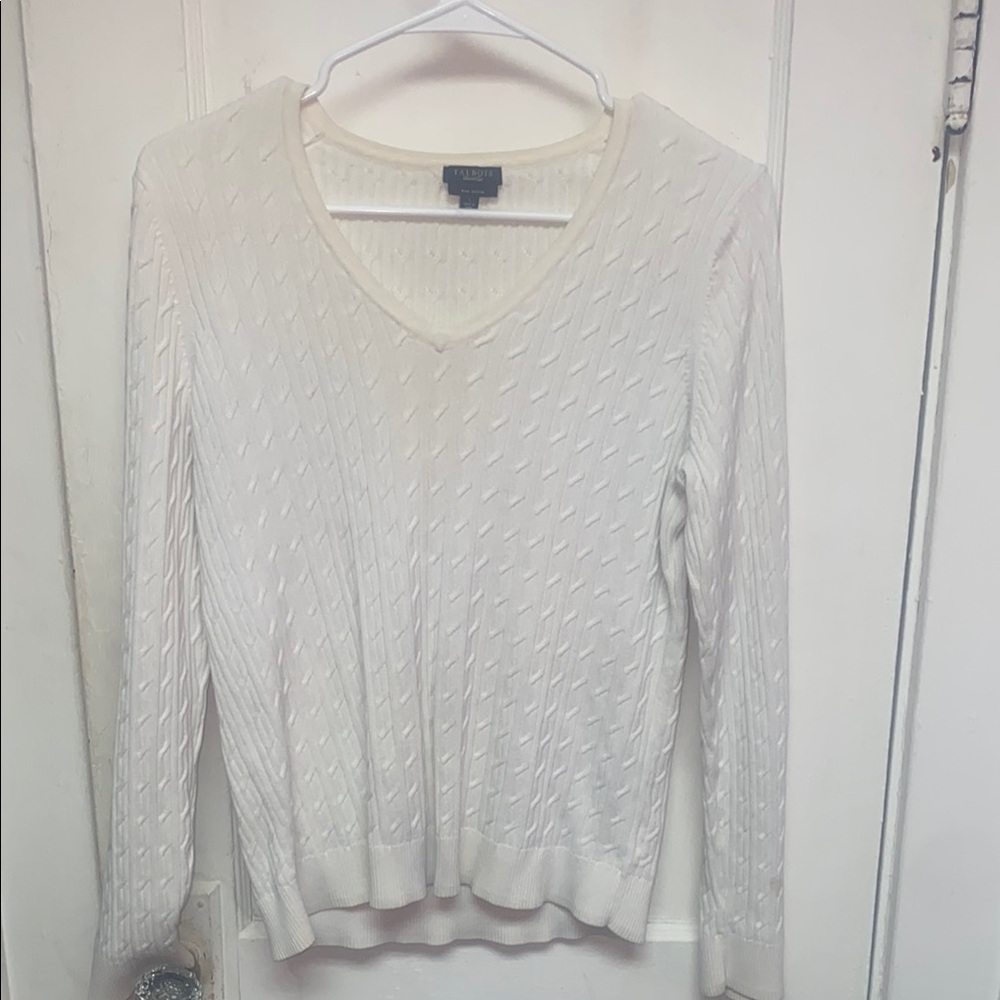 Elegant Ivory V-Neck Sweater